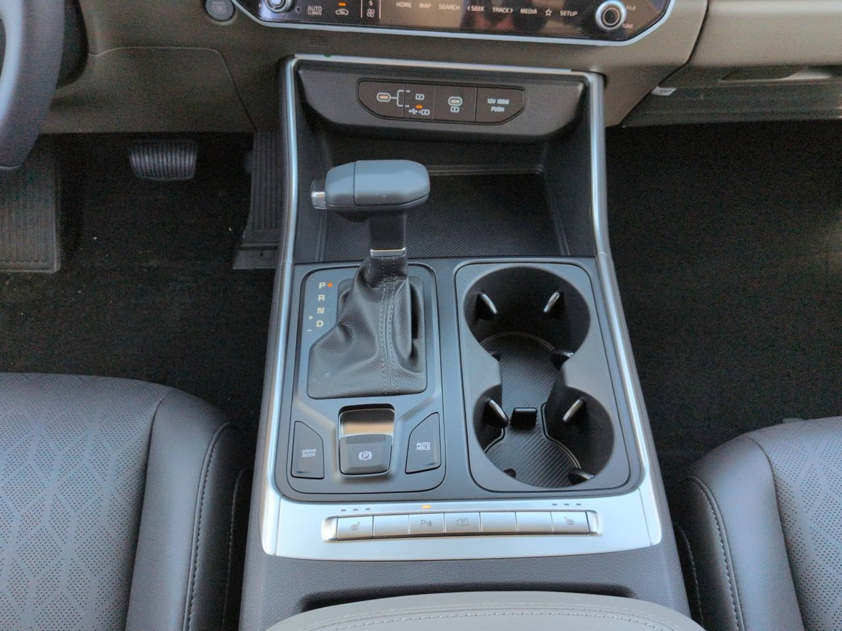 New 2026 Snow White Pearl Kia LXS image 38