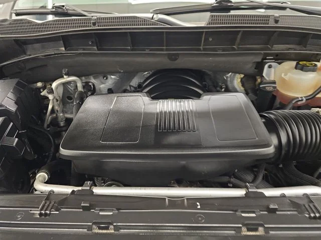 Used 2025 Summit White GMC SLT image 34