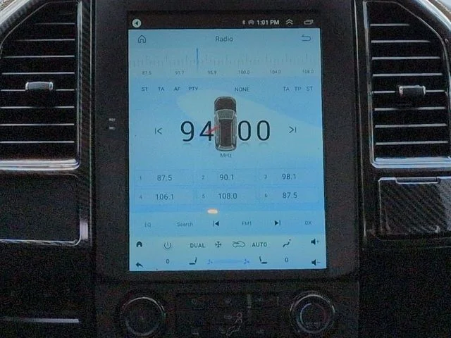 Used 2019 Blue Ford XLT image 18
