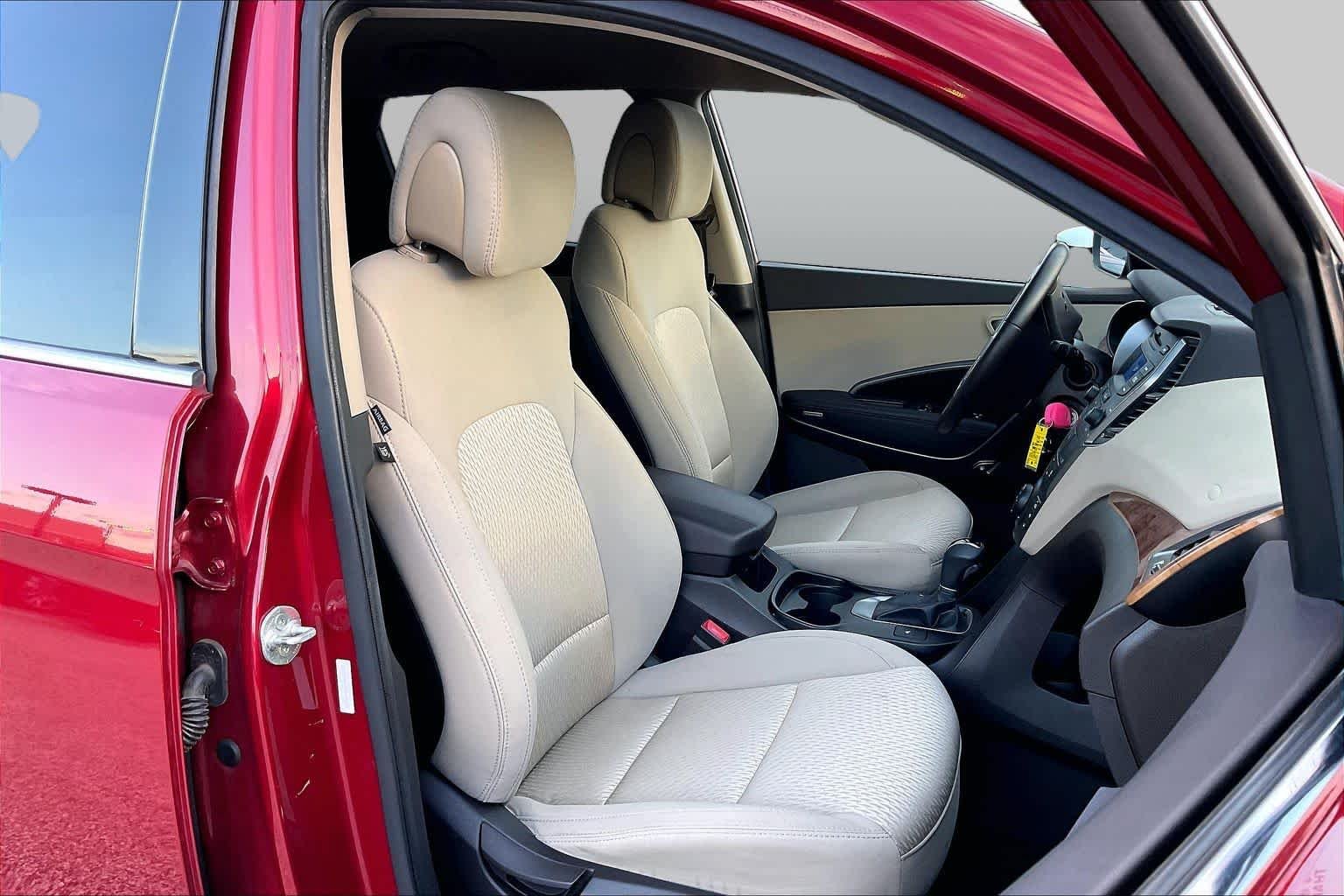 Used 2013 Serrano Red Hyundai Sport image 9