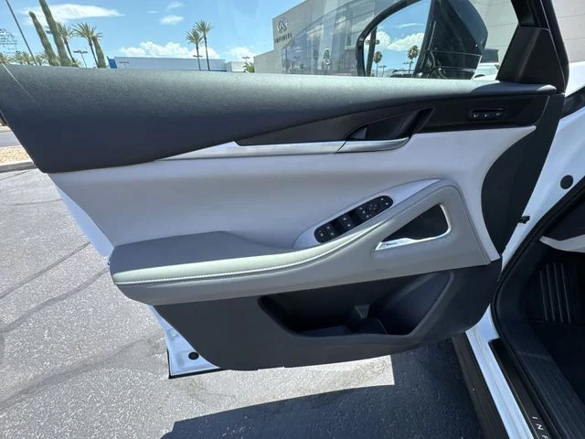 New 2027 Black INFINITI Autograph image 7