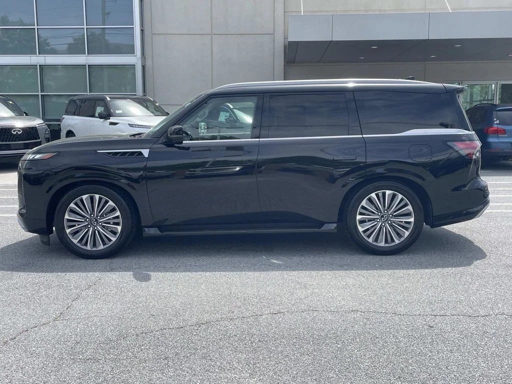 Used 2025 Black INFINITI SENSORY image 2