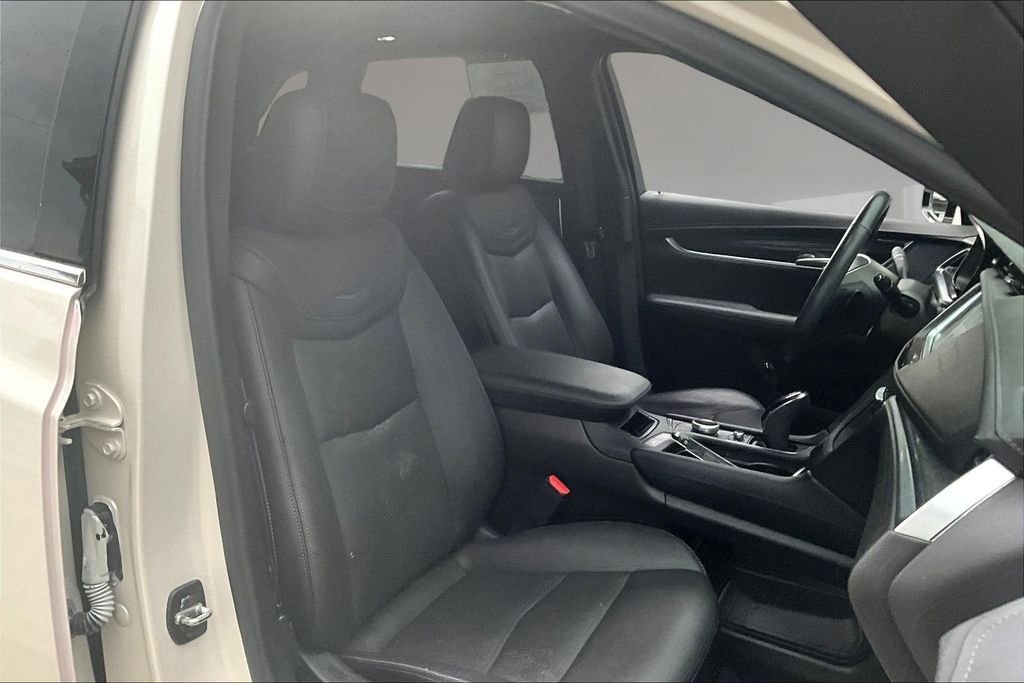 Used 2024 Crystal White Cadillac Premium Luxury image 28