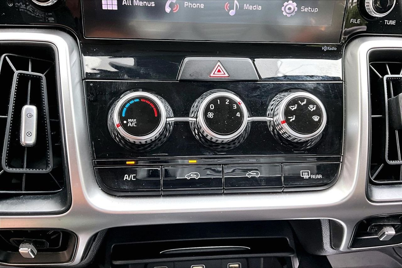 Used 2022 Silver Kia LX image 24