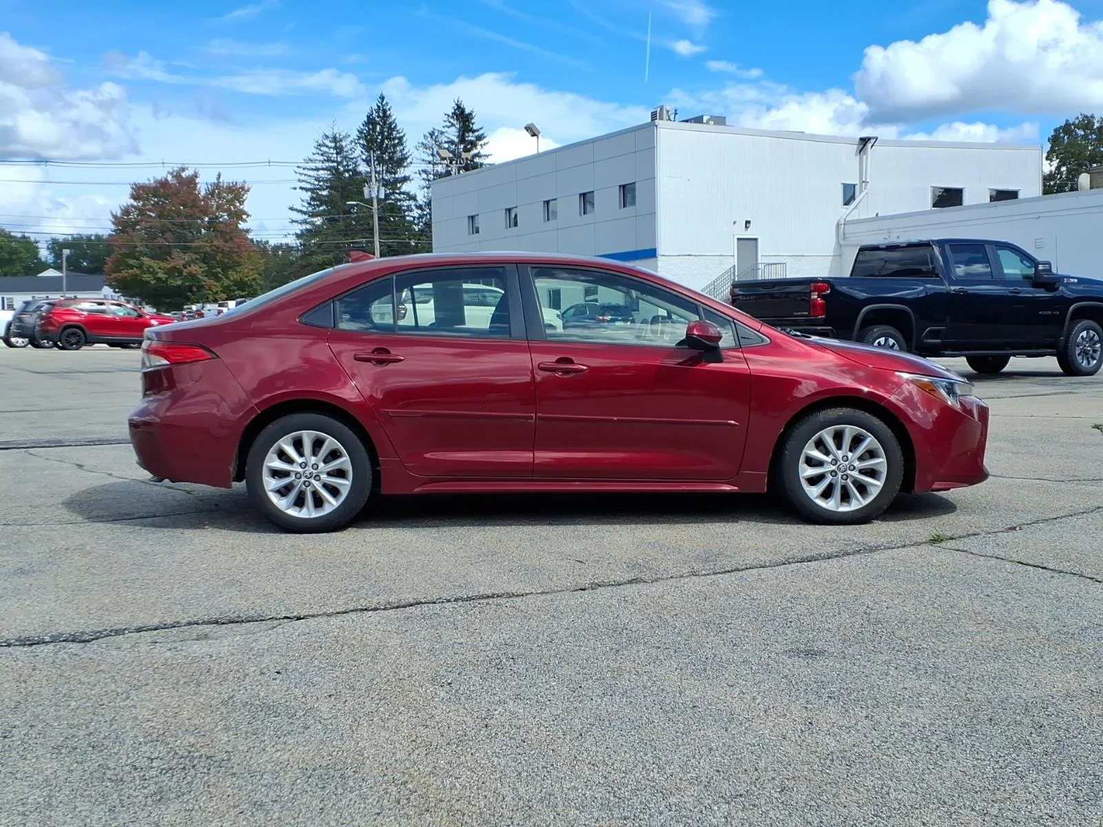 Used 2022 Toyota Corolla LE with VIN JTDVPMAEXNJ231444 for sale in Derry, NH