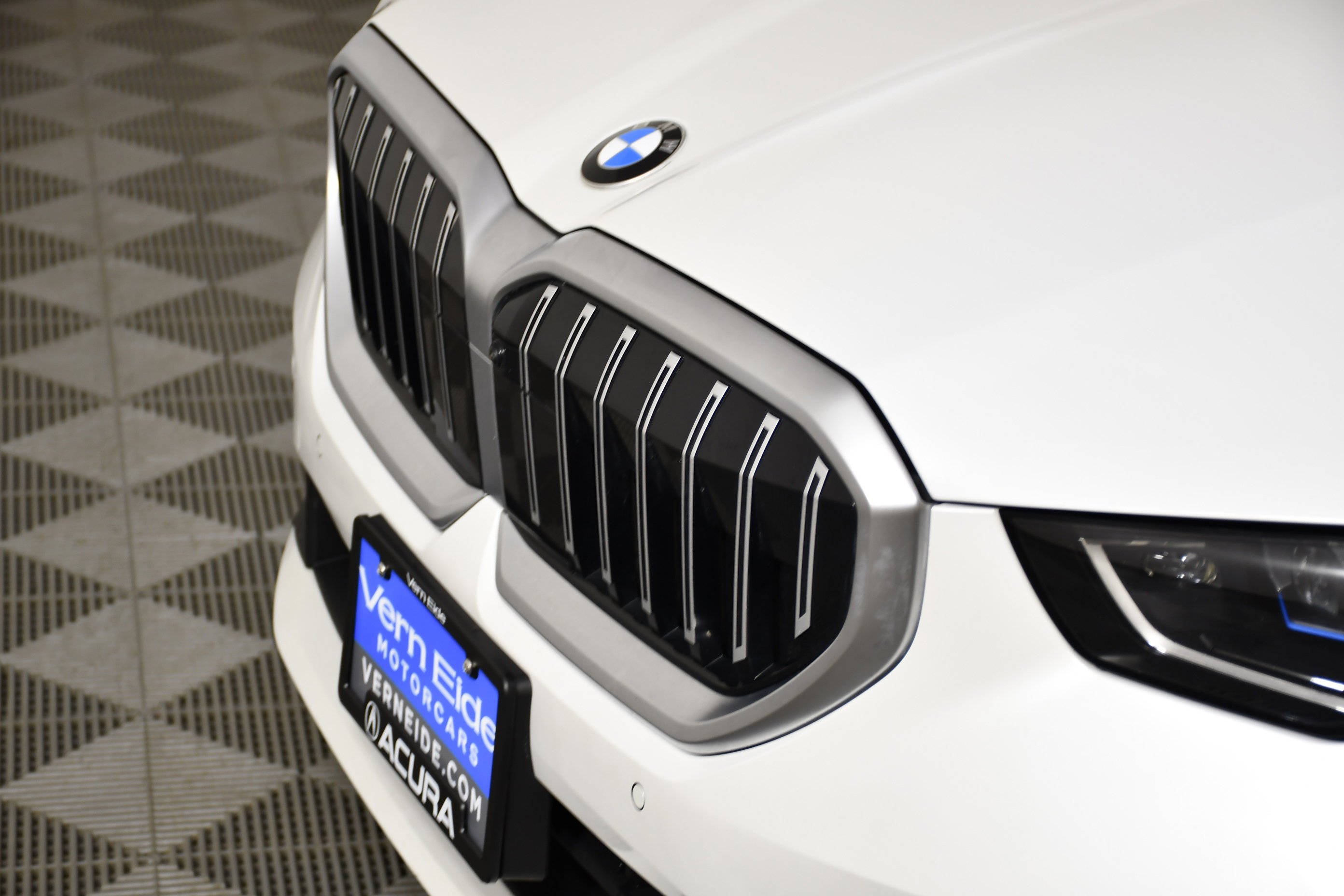 2025 BMW 5 Series 530i - Photo 11