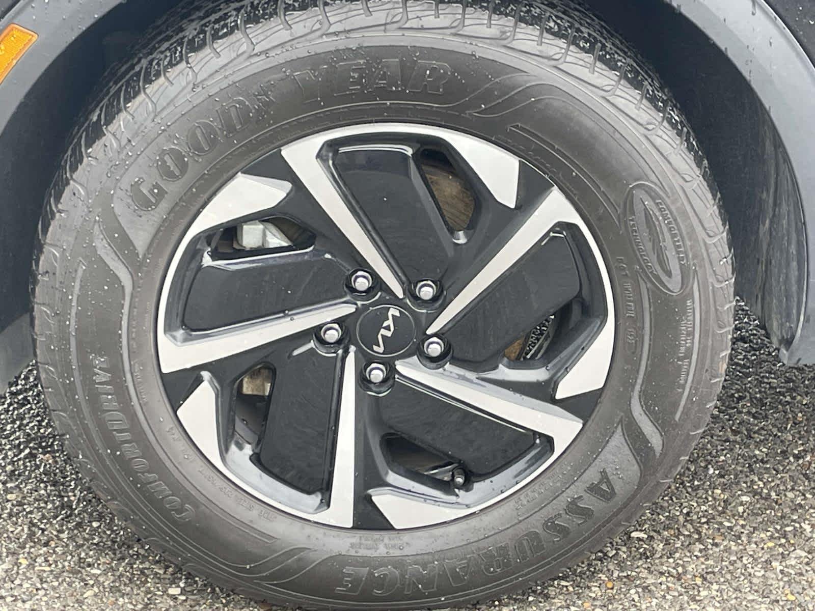 Certified Used 2023 Fusion Black Kia LX image 19