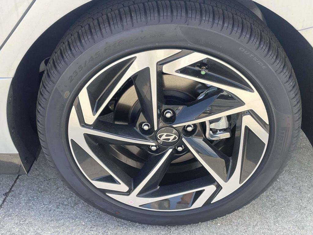 New 2026 Silver Hyundai SEL Sport image 32