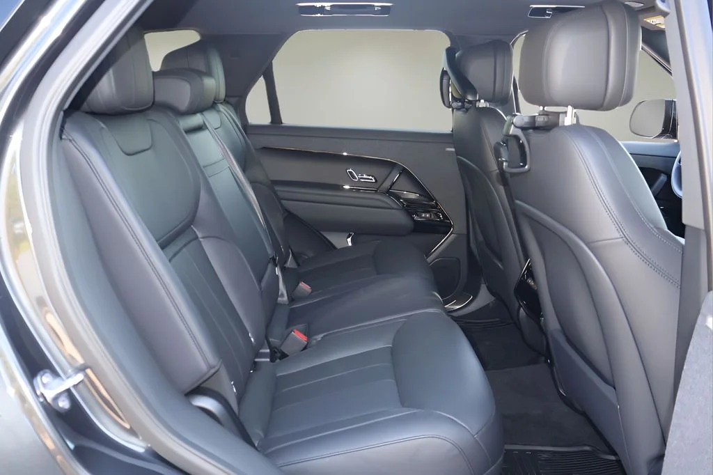 New 2026 Carpathian Grey Land Rover Dynamic SE image 16