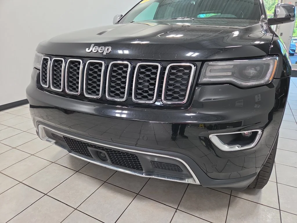 Used 2018 Black Jeep Limited image 22