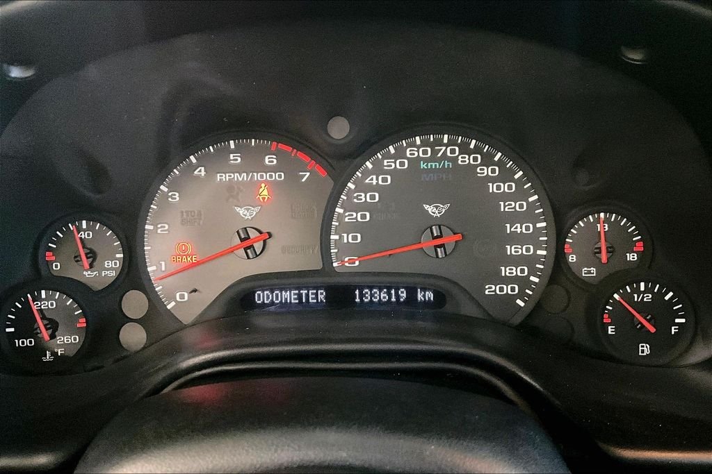 Used 2000 Dark Bowling Green Metallic Chevrolet Base image 12
