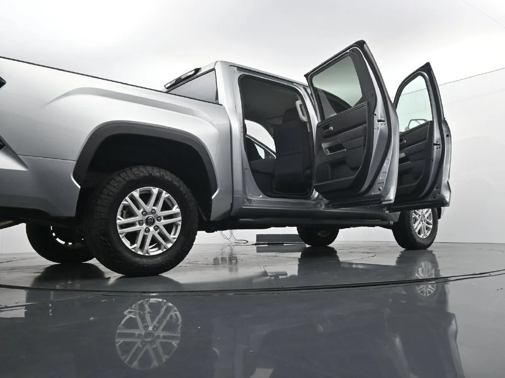 Used 2022 Silver Toyota SR5 image 42
