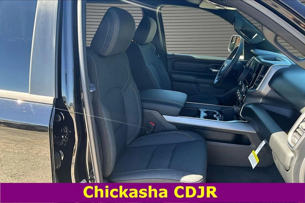 New 2026 Diamond Black Crystal Pearl-Coat Exterior Paint RAM Express image 9