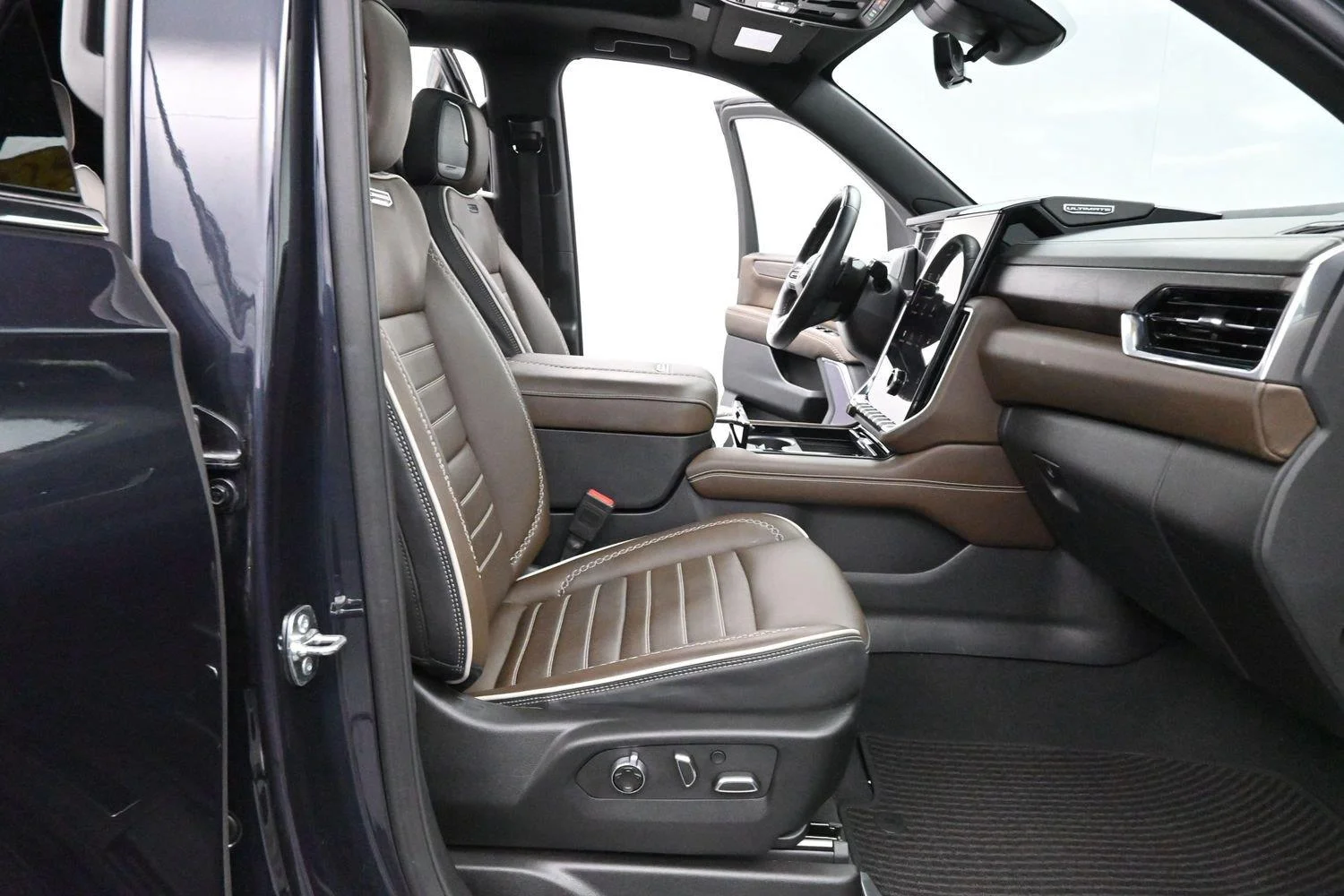 Used 2025 Titanium Rush Metallic GMC Denali Ultimate image 36