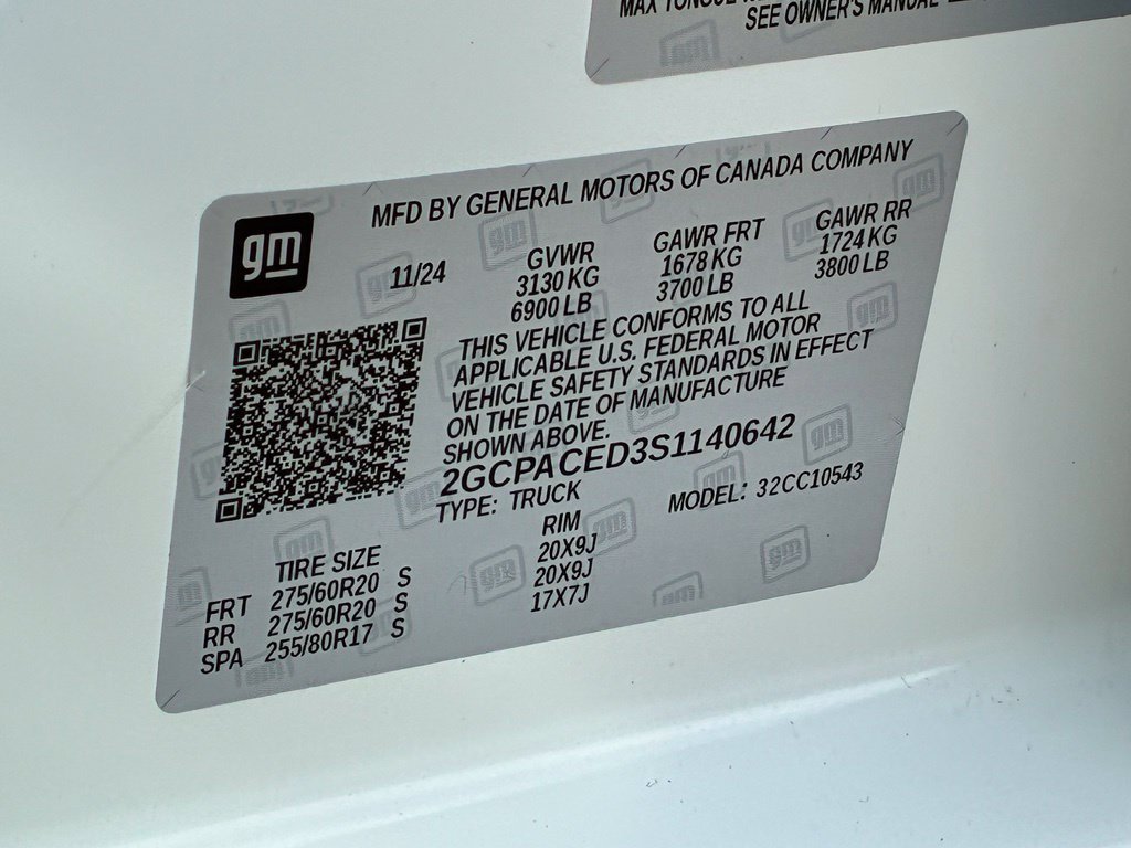 Used 2025 White Chevrolet LT image 30