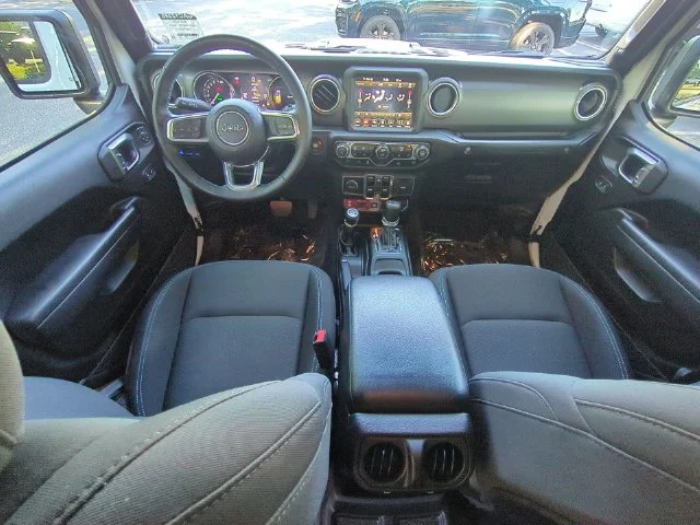 Used 2022 White Jeep Unlimited Rubicon 4xe image 30