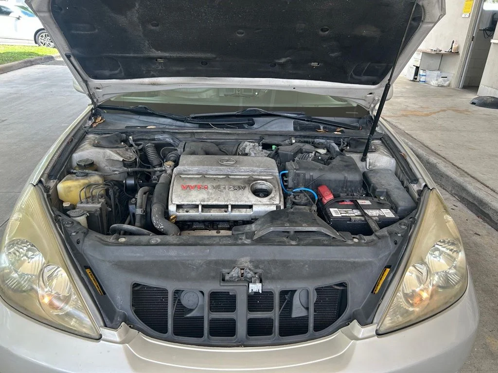 Used 2002  Lexus 300 image 13