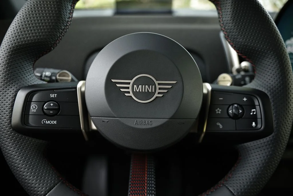 New 2026 Midnight Black MINI Iconic image 33