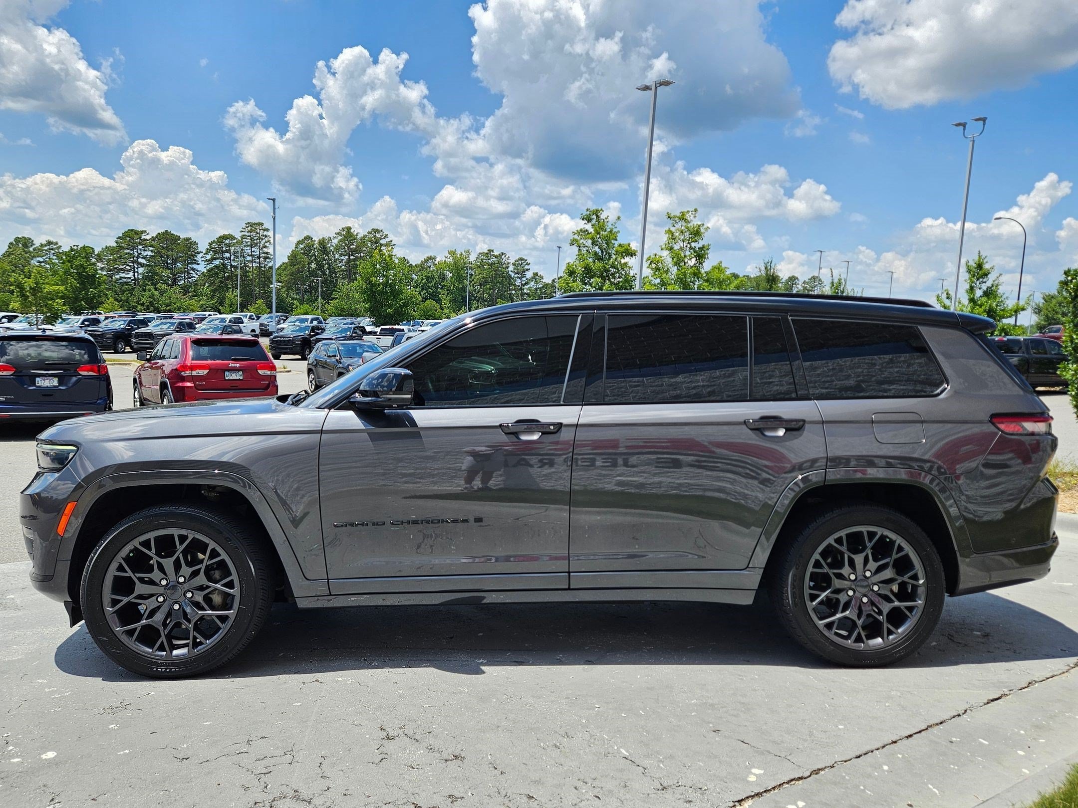 Used 2023 Baltic Gray Metallic Clearcoat Jeep Summit image 4