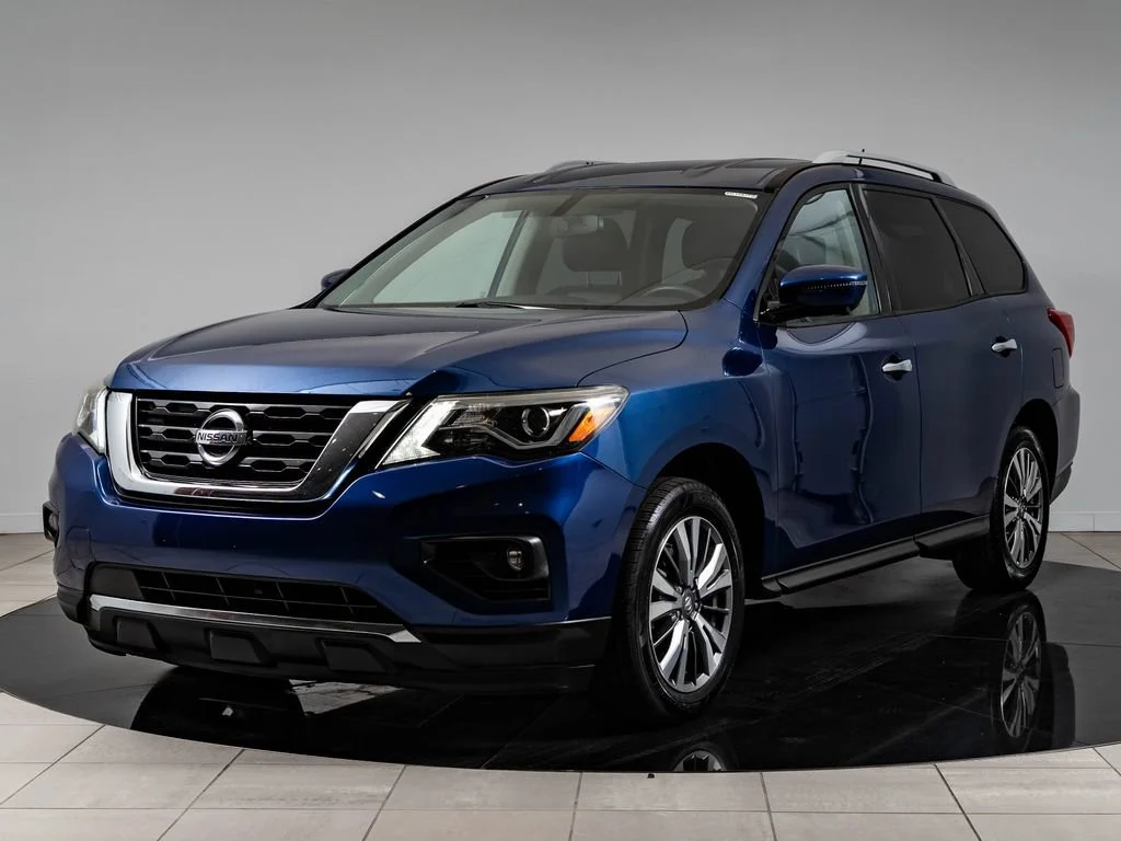 Used 2018 Caspian Blue Nissan SL image 1