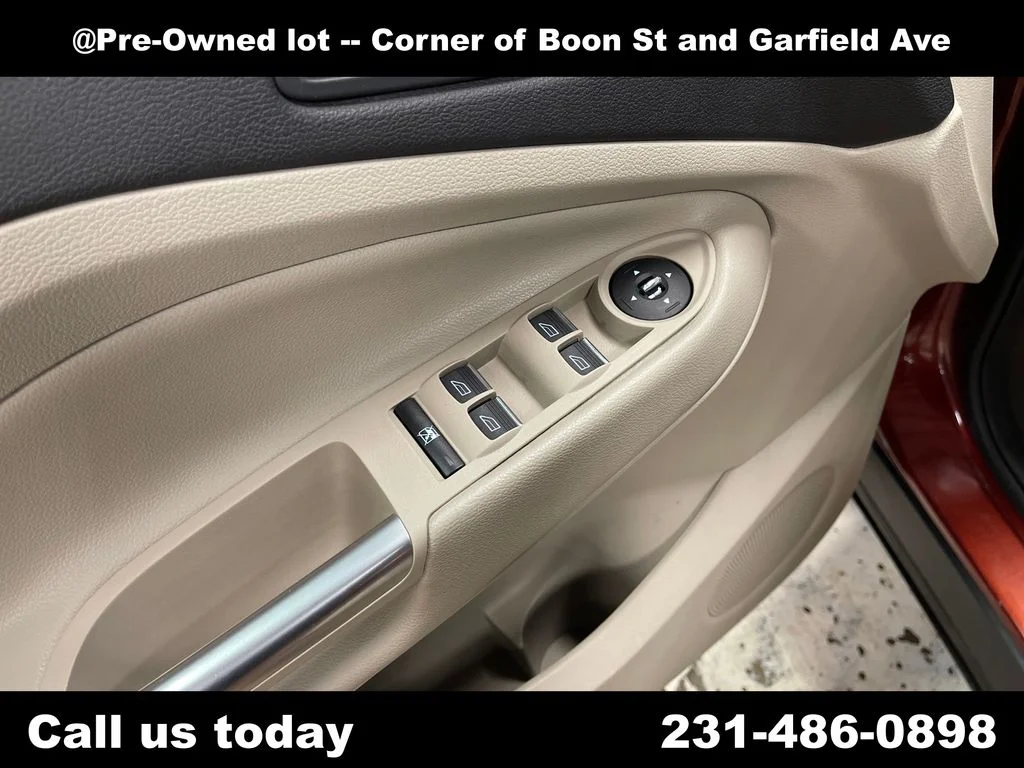 Used 2014 Orange Ford SE image 16