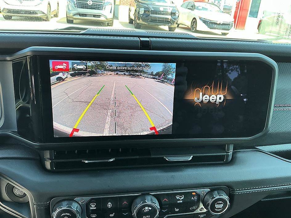 Used 2025 Anvil Clearcoat Jeep Rubicon image 17