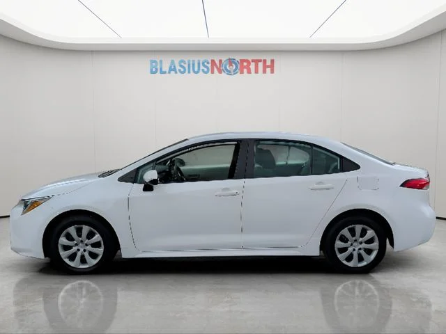 Used 2022 White Toyota LE image 8