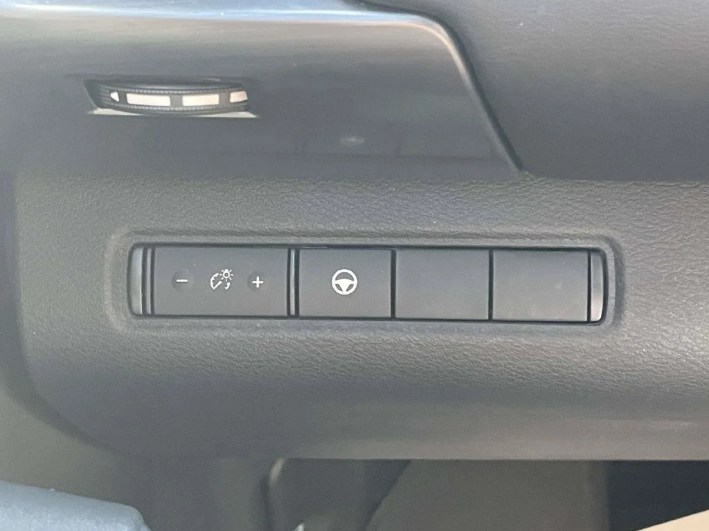Used 2024 White Nissan Rock Creek image 27