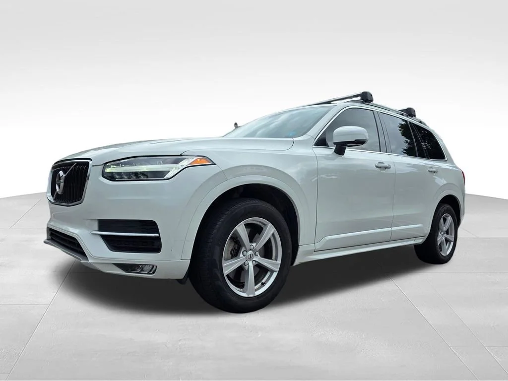 Used 2019 White Volvo T5 Momentum image 11