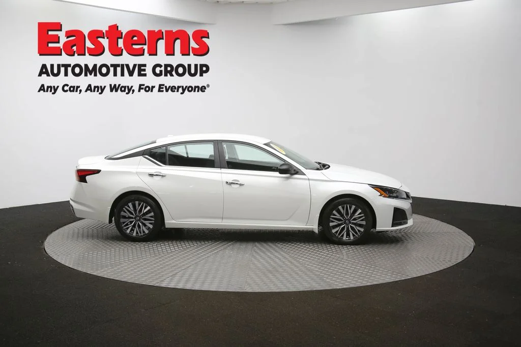 Used 2024 White Nissan 2.5 SV image 44