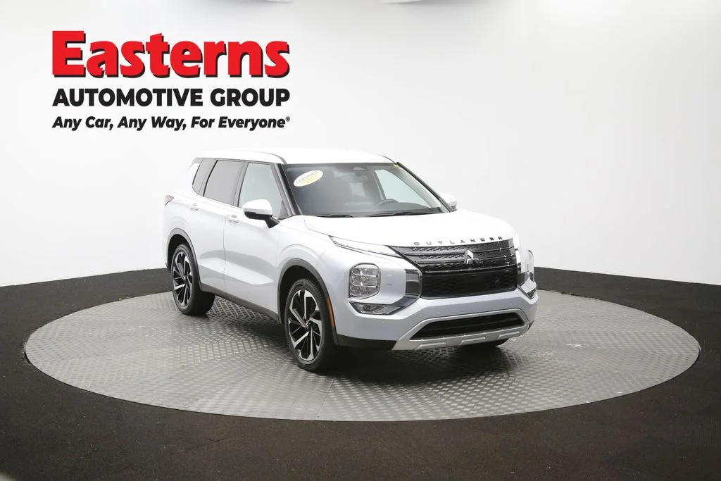 Used 2024 White Mitsubishi SE image 49