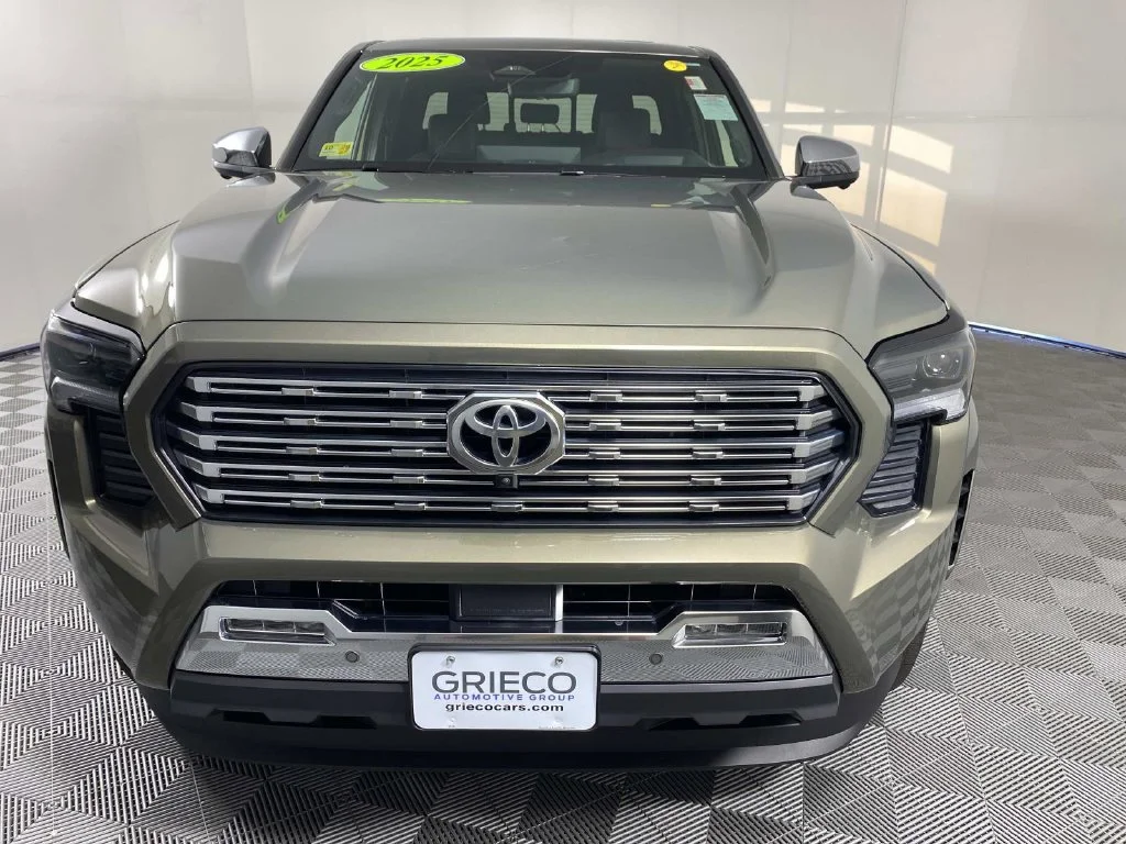 Used 2025 Bronze Toyota Limited image 3