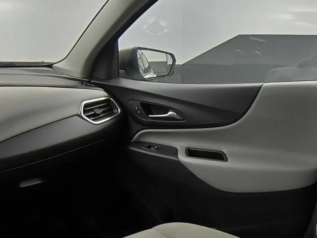 Used 2018 White Chevrolet LS image 40
