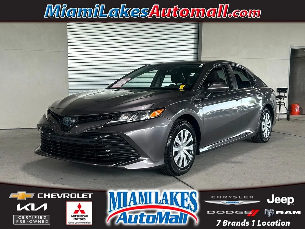 2020 Toyota Camry Hybrid LE FWD photo