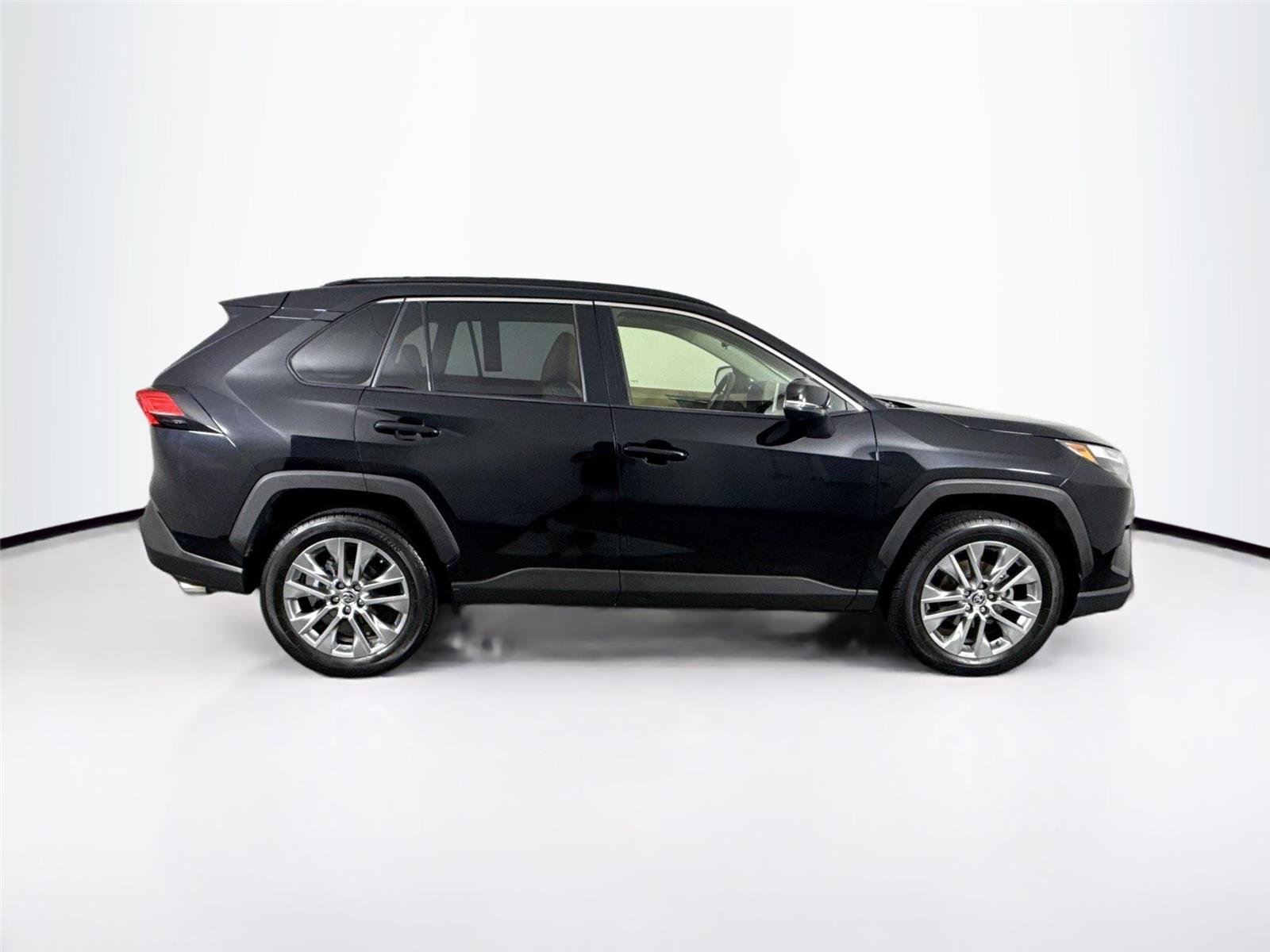 Used 2025 Midnight Black Metallic Toyota XLE Premium image 10