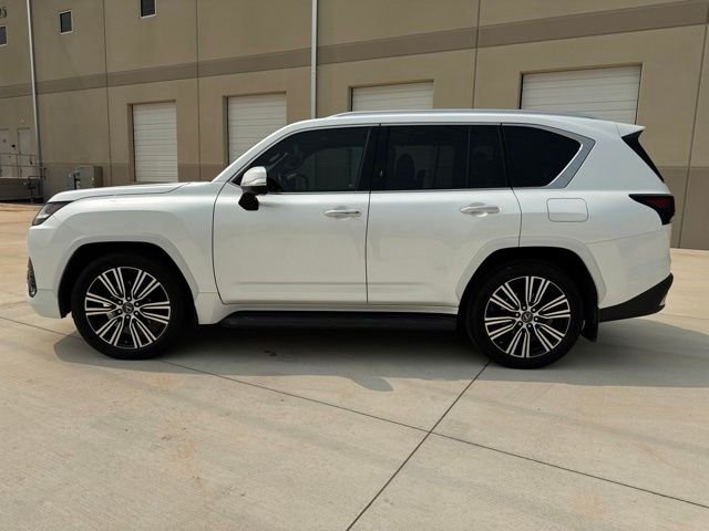 Used 2023 White Lexus 600 Luxury image 7