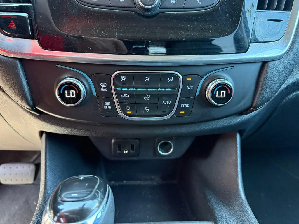 Used 2020 Summit White Chevrolet LS image 15