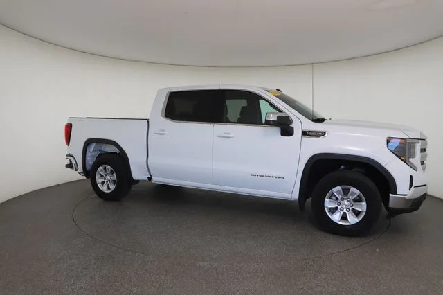 Used 2023 White GMC SLE image 27