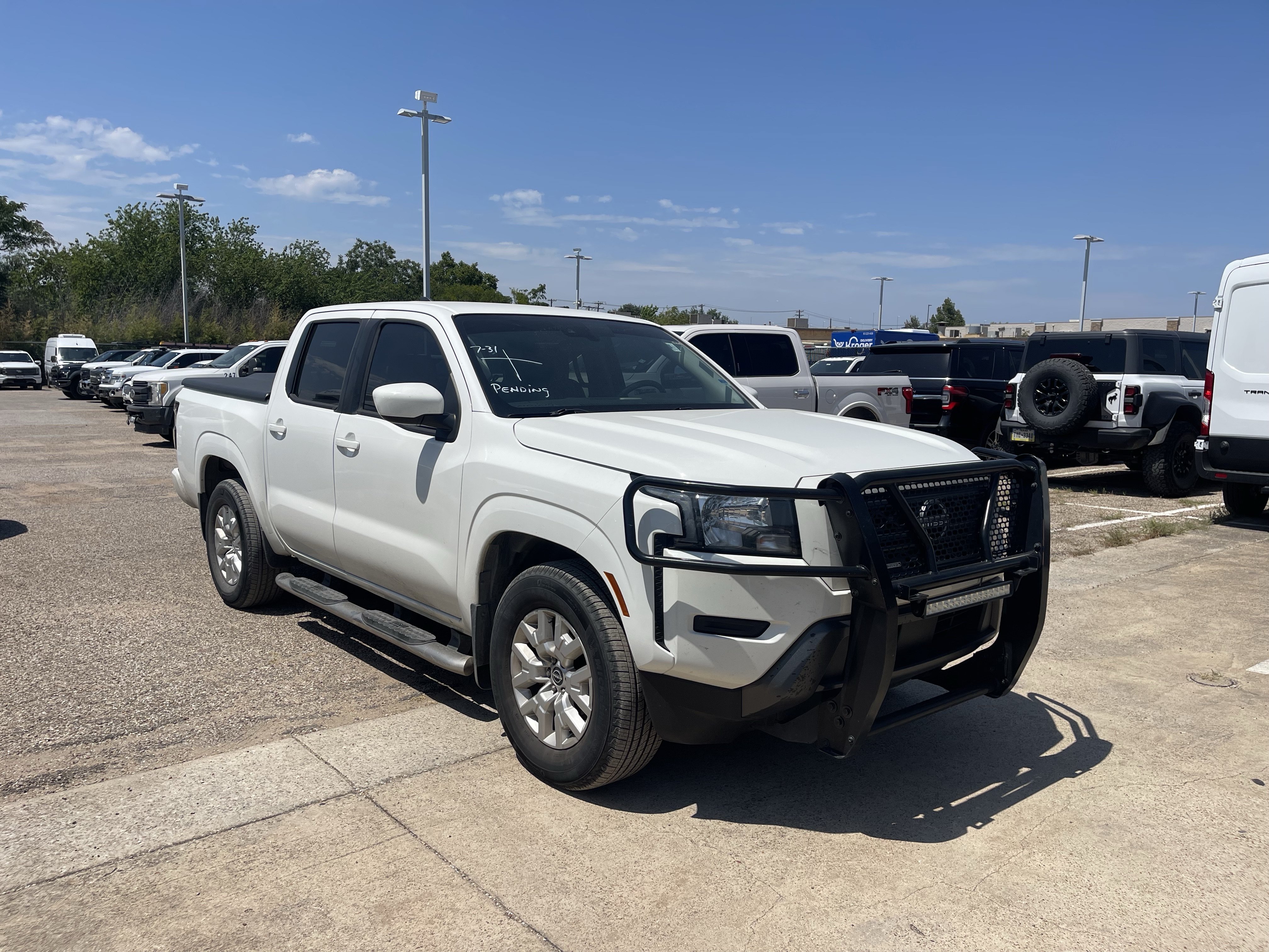 Used 2022 Glacier White Nissan SV image 2
