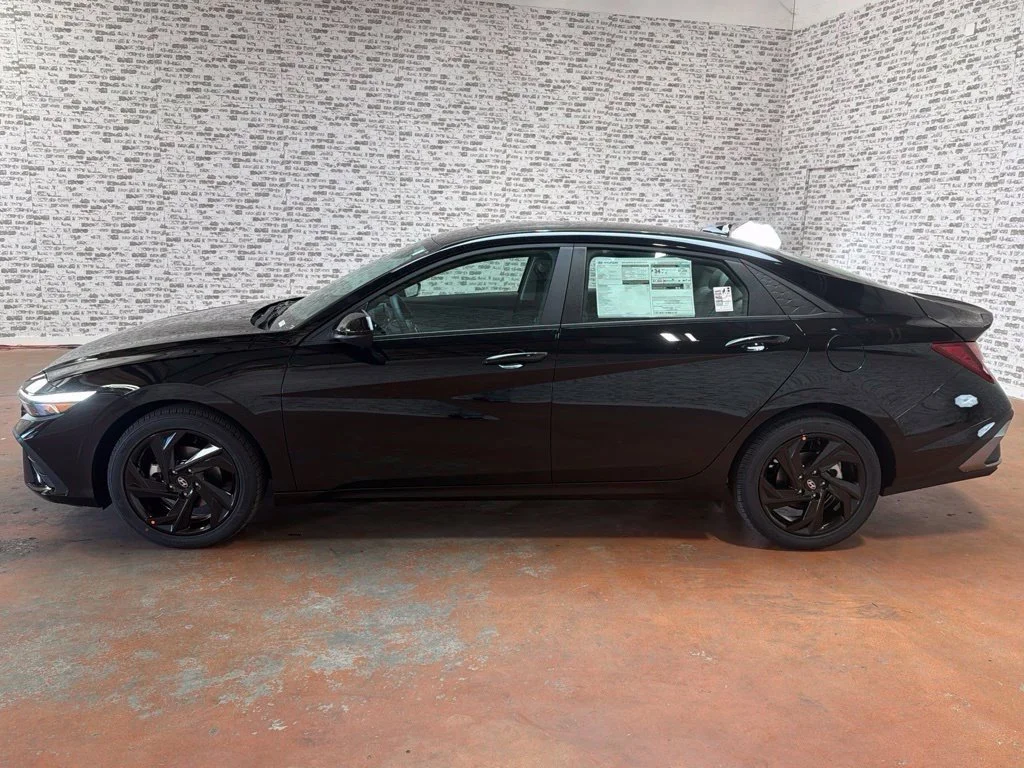 New 2026 Abyss Black Hyundai SEL Sport Plus image 4