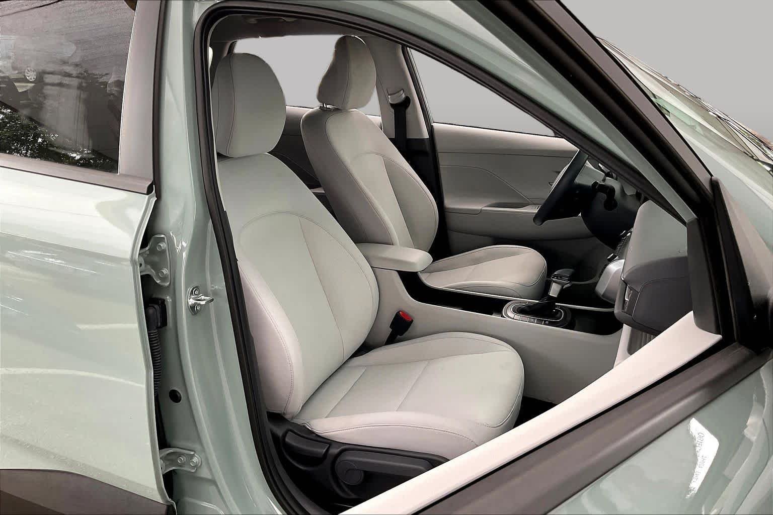Used 2025 Mirage Green Hyundai SEL image 9