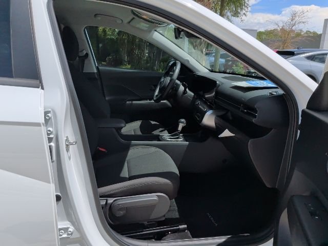 Used 2024 White Hyundai SEL image 19