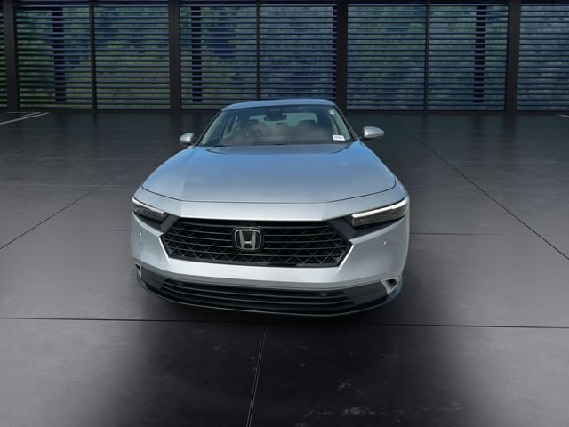 Used 2025 Silver Honda Touring image 3