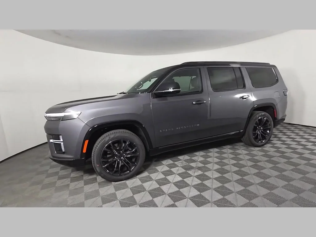 New 2026 Baltic-Gray Metallic Clear-Coat Exterior Paint Jeep Summit Obsidian image 41