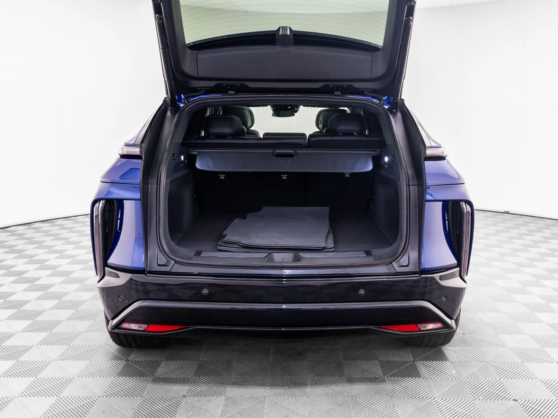 Used 2024 Blue Cadillac Sport 2 image 35