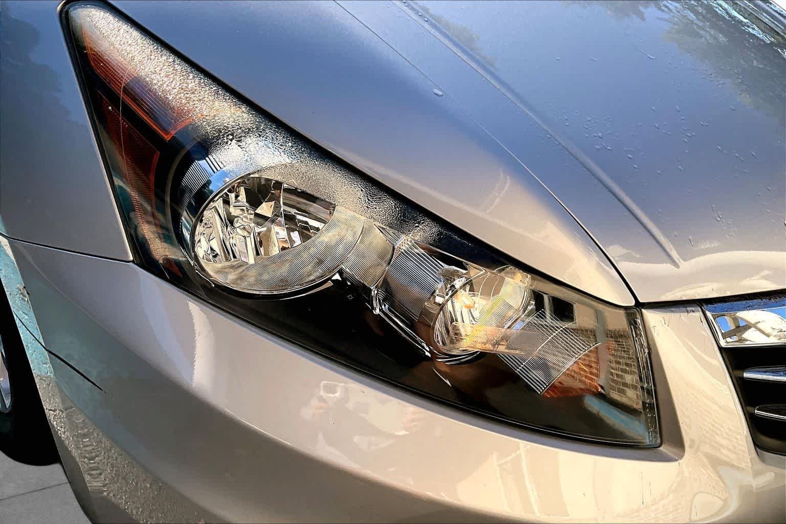 Used 2012 Alabaster Silver Metallic Honda SE image 26