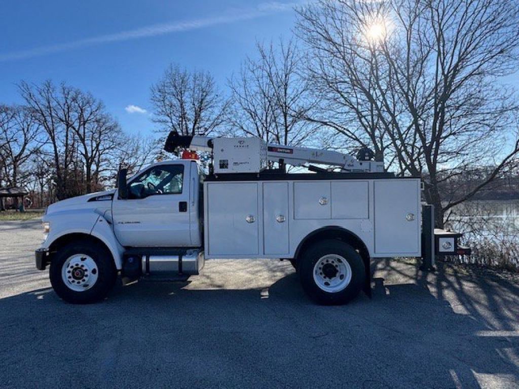 New 2025 Oxford White Ford XL image 26