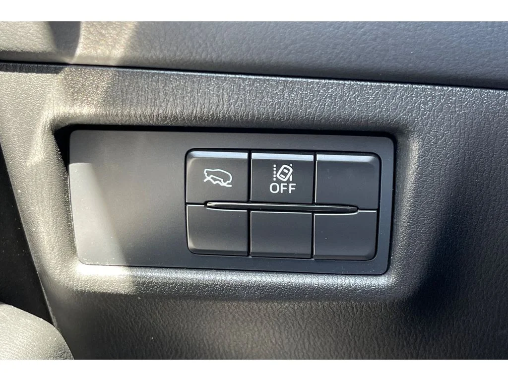 Used 2021 Snowflake White Pearl Mica Mazda Touring image 40