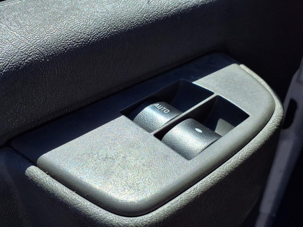 Used 2021 Summit White Chevrolet WT image 11