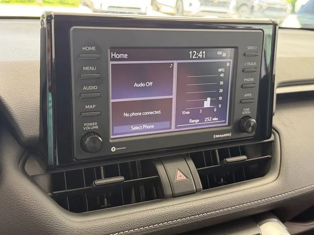Used 2022  Toyota XLE image 17